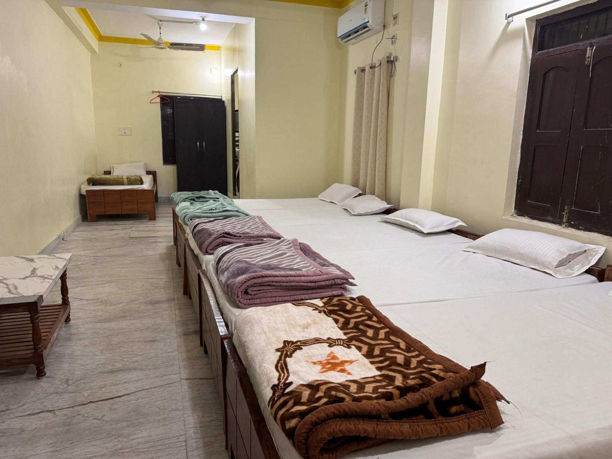 Hotel Manokamna พุทธคยา ภายนอก รูปภาพ